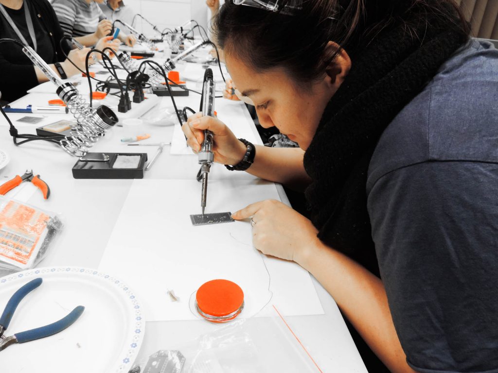 Ugen Soldering a LipSync